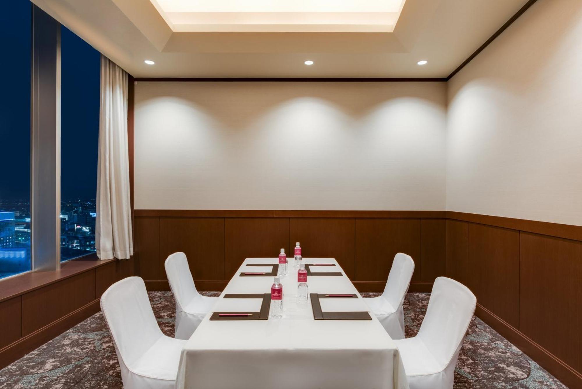 Ana Crowne Plaza Okayama By Ihg Hotel Exterior photo